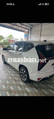 Hyundai Stargazer 7 chỗ Trắng Xăng
