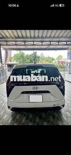 Hyundai Stargazer 7 chỗ Trắng Xăng