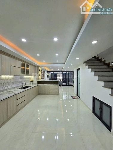 Hàng ngộp căn 4,3 tỷ đường Nguyễn Thượng Hiền, Q3 diện tích 67,5 m2