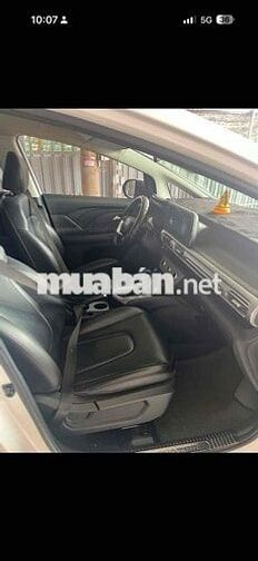 Hyundai Stargazer 7 chỗ Trắng Xăng
