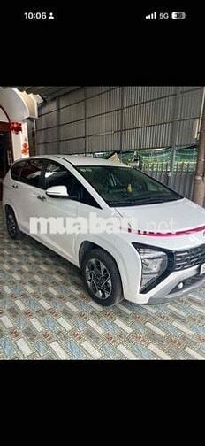 Hyundai Stargazer 7 chỗ Trắng Xăng
