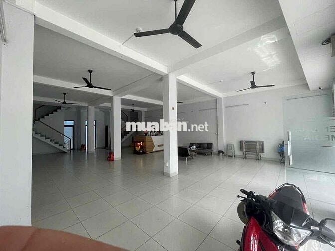 MẶT TIỀN KINH DOANH - 9 x 18 - TRỆT 3 LẦU - TRỐNG SUỐT