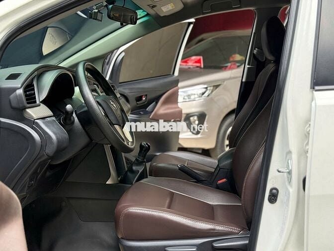 Innova E Số Sàn 2024-Nhiều phụ kiện-Giá còn Giảm