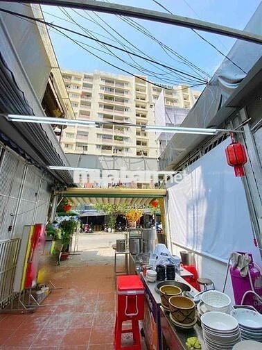 Mặt bằng kinh doanh 80m cạnh emart đối diện chung cư khang gia