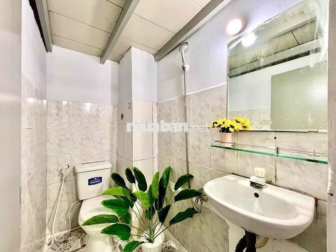 PHÒNG GÁC CAO GIÁ 2TR2 NGAY CHỢ HIỆP THÀNH