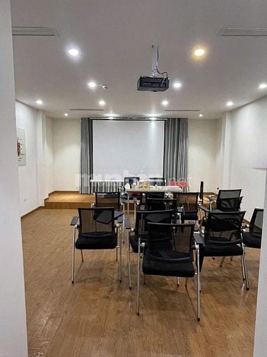 Cho Thuê Nhà 7 Tầng,Thang Máy tại: Vũ Phạm Hàm,Cầu Giấy