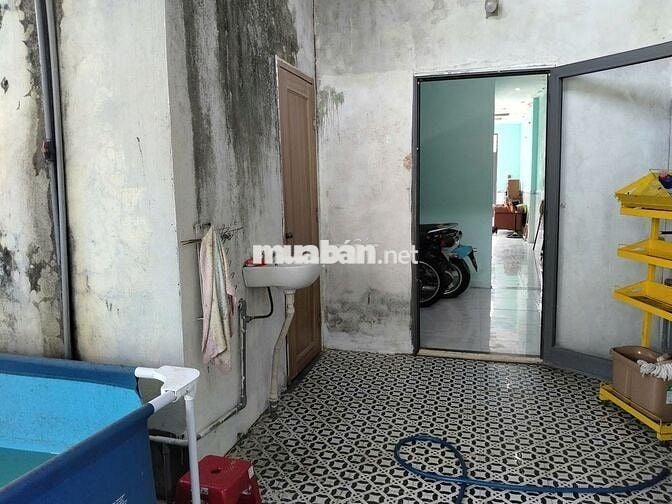 Nhà cấp 4 kiên cố ngay chợ Mười Giờ
