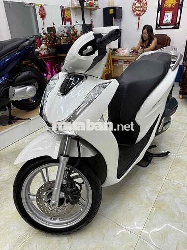 Honda SH125 CBS Trắng cuối 2024 Lướt