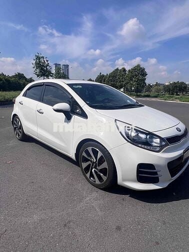 KIA RIO Hatchback full 2015 Trắng 57227 km