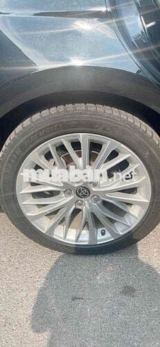Toyota Camry 2.5Q Đen 5 chỗ 1 đời chủ cần bán