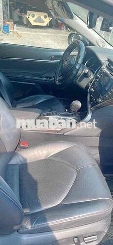 Toyota Camry 2.5Q Đen 5 chỗ 1 đời chủ cần bán