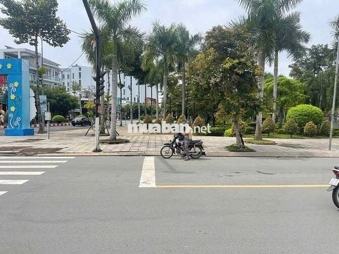 Đất TC TT Tp Tân Uyên, rẻ hơn thị trường 1tr/m2, DT 3640m2