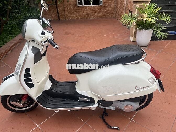 Piaggio Vespa GTS Trắng Xe tay ga