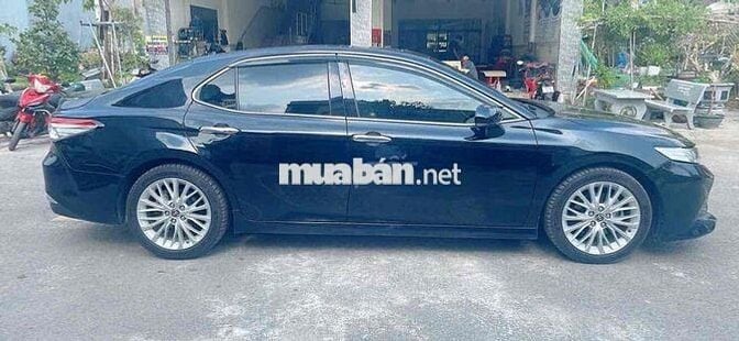 Toyota Camry 2.5Q Đen 5 chỗ 1 đời chủ cần bán