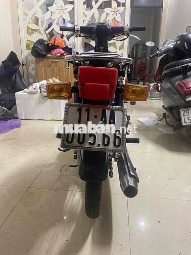 Honda Cub 82 Xanh Trắng Nhật liên doanh
