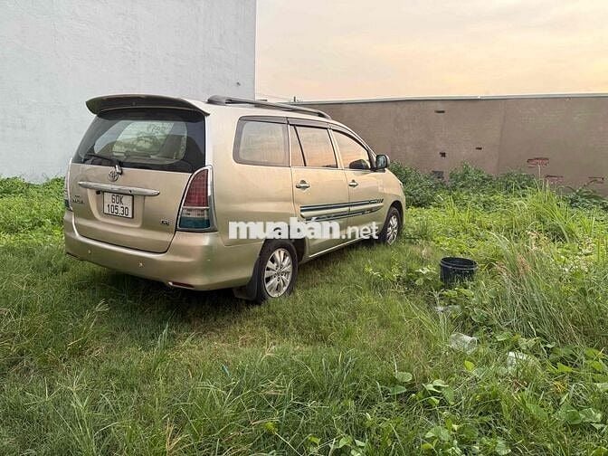 Toyota Innova 2010 Vàng cát 141254 km
