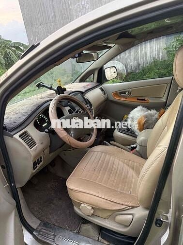 Toyota Innova 2010 Vàng cát 141254 km