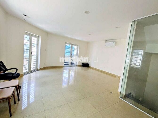 Chính chủ cho thuê tầng 1 50m2 làm văn phòng nhà 4 tầng