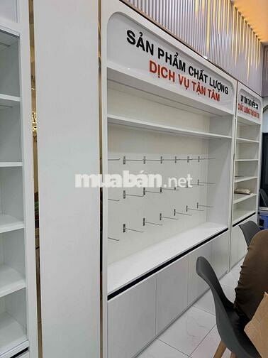 tuyển 2 nhân viên nữ 18-25 tuổi bán hàng