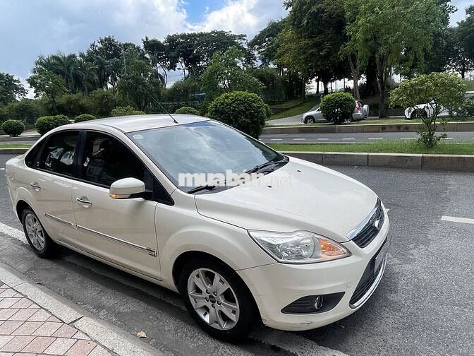 Ford Focus 2011 2.0 AT Sedan Trắng