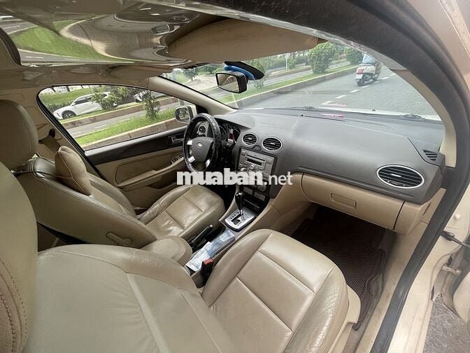 Ford Focus 2011 2.0 AT Sedan Trắng