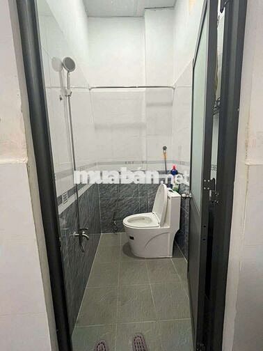 nhà mới đẹp vô ở liền 1 lưng 1 lầu 2 phòng ngủ 2vs 