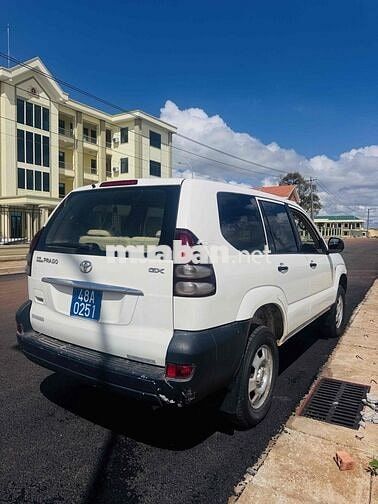 Toyota Land Cruiser Prado GX Số sàn 8 chỗ Trắng