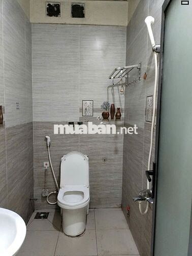 Phòng cho thuê ngay CC Lý Chiêu Hoàng, có thang máy, máy lạnh