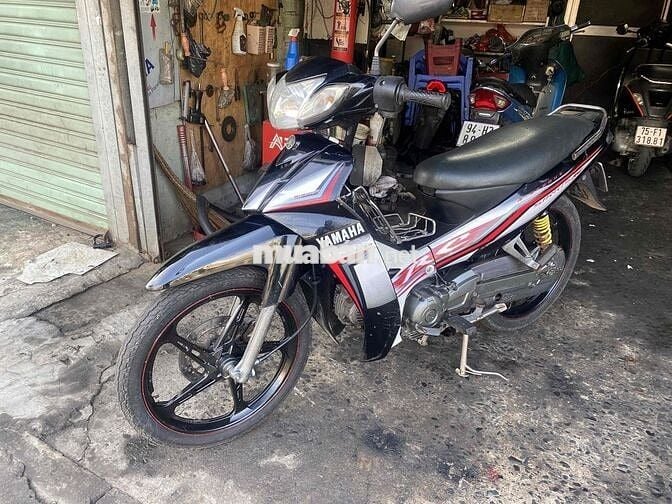 Yamaha Sirius RC 2012 Đen Trắng Đỏ