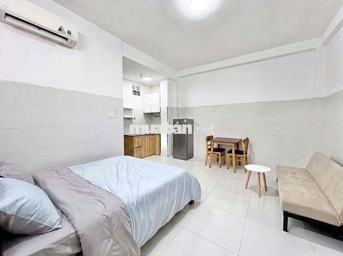 STUDIO CỬA SỔ TRỜI, FULL NỘI THẤT - RỘNG 30M2, SÁT CẦU NGUYỄN VĂN CỪ