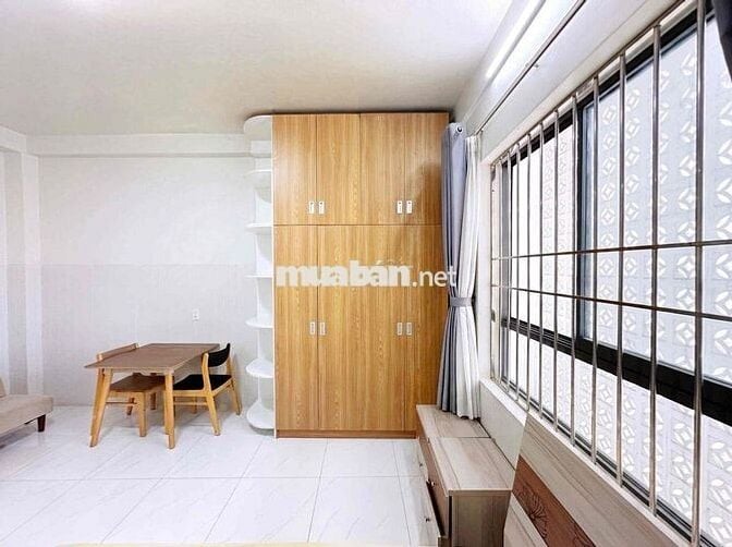 STUDIO CỬA SỔ TRỜI, FULL NỘI THẤT - RỘNG 30M2, SÁT CẦU NGUYỄN VĂN CỪ