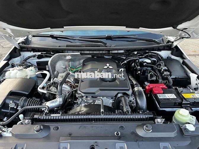 Triton Premium All New 2025 Trắng 6.600