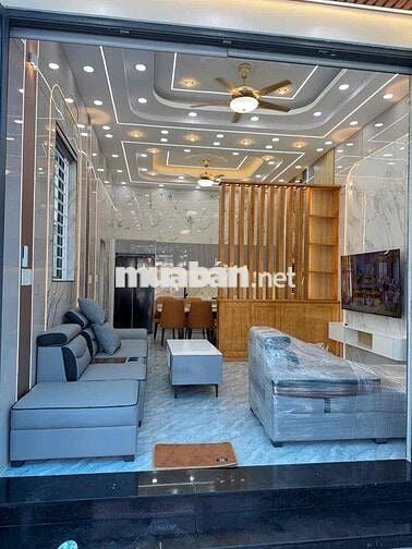 Căn biệt thự mái thái mặt tiền đường TTT14 Hóc Môn