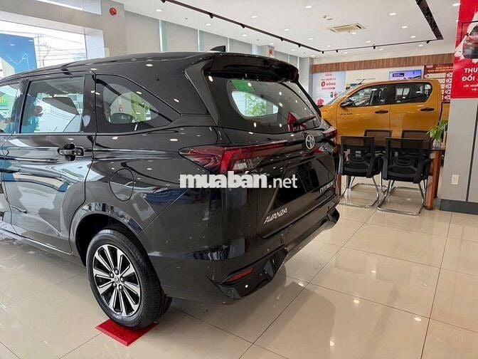 Toyota Avanza Premio MPV gia đình màu Đen