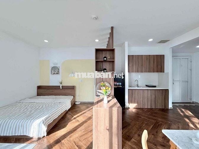 CHUNG CƯ MỚI TOANH TONE GỖ FULL NỘI THẤT MÁY GIẶT RIÊNG