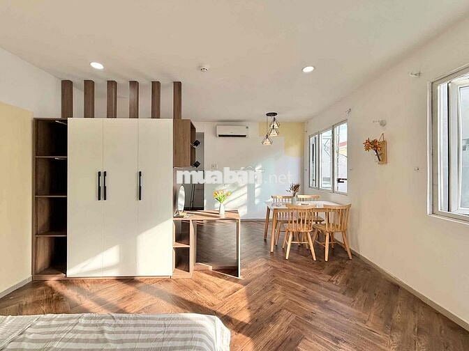 CHUNG CƯ MỚI TOANH TONE GỖ FULL NỘI THẤT MÁY GIẶT RIÊNG