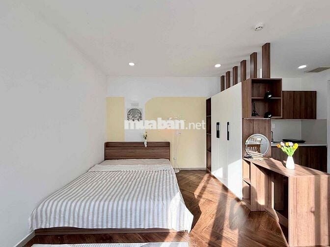 CHUNG CƯ MỚI TOANH TONE GỖ FULL NỘI THẤT MÁY GIẶT RIÊNG