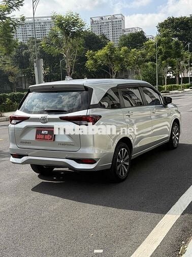 Toyota Avanza 2022 số tự động 7 chỗ Bạc
