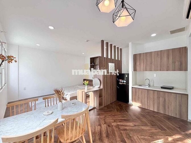 CHUNG CƯ MỚI TOANH TONE GỖ FULL NỘI THẤT MÁY GIẶT RIÊNG