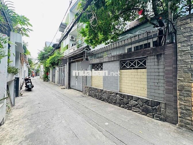 Nhà nguyên căn DT 7x10m - 2 Lầu ST ✅ HXH CMT8 cách MT 20m🔥Giá 18tr