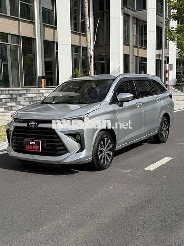 Toyota Avanza 2022 số tự động 7 chỗ Bạc