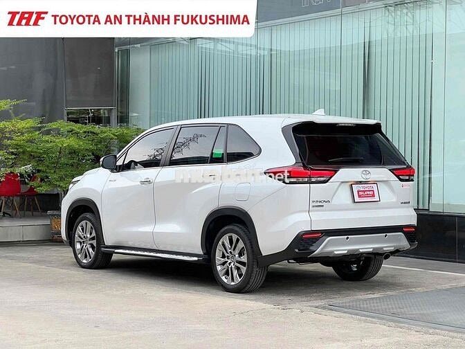 Toyota Innova Cross Hybrid 2025 25.000km