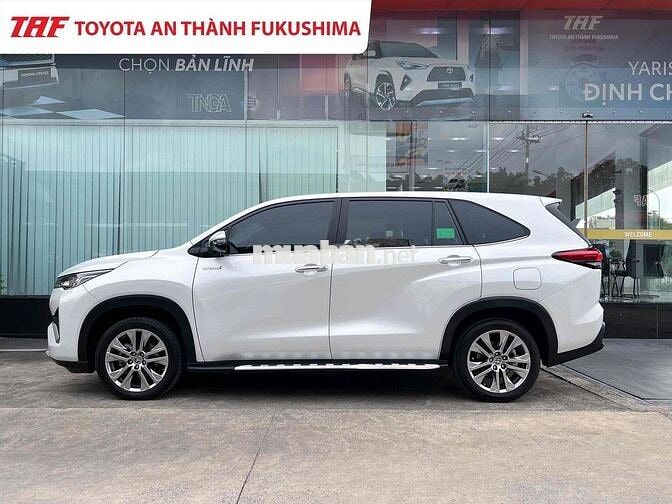 Toyota Innova Cross Hybrid 2025 25.000km