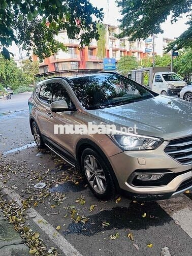 Hyundai SantaFe 7 chỗ Dầu Số tự động Vàng cát