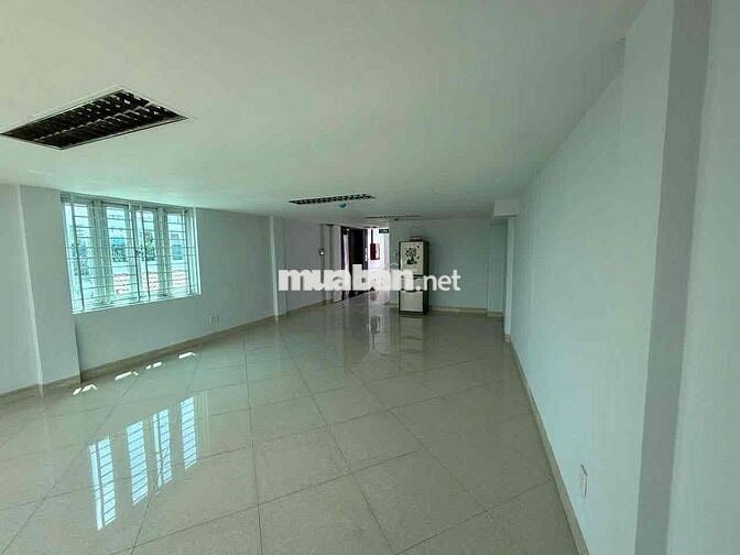 Cho thuê Vp/MBKD p.Linh Đông hơn 700m2 có hầm xe thang máy 60tr TL