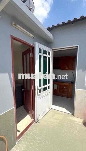 Cho thuê Vp/MBKD p.Linh Đông hơn 700m2 có hầm xe thang máy 60tr TL