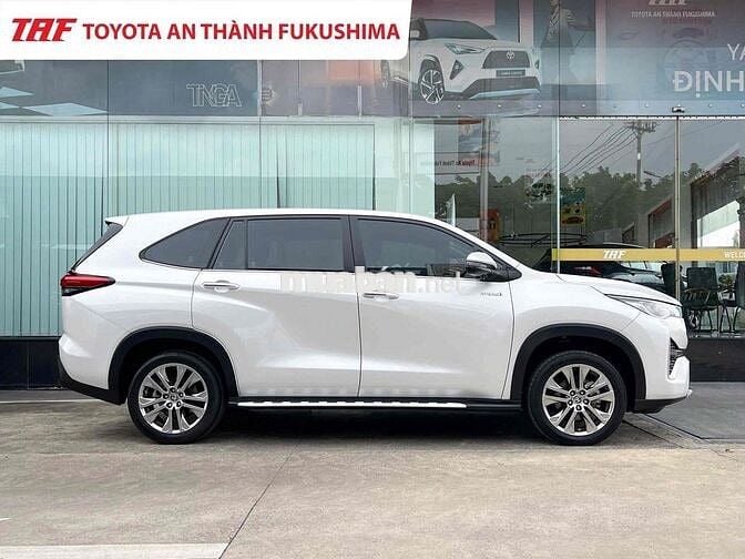 Toyota Innova Cross Hybrid 2025 25.000km