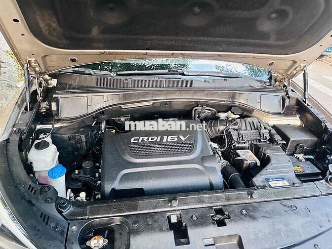 Hyundai SantaFe 7 chỗ Dầu Số tự động Vàng cát