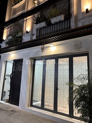 Chính chủ bán nhà Điện Biên Phủ Q.3 - 6,5m x 13m có thang máy 