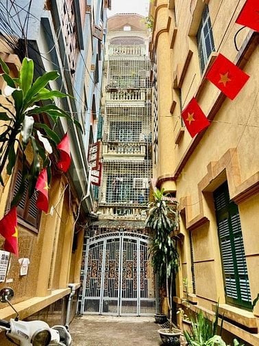 Cho thuê cả nhà số 17 ngõ 34 phố Hào Nam, quận Đống Đa
